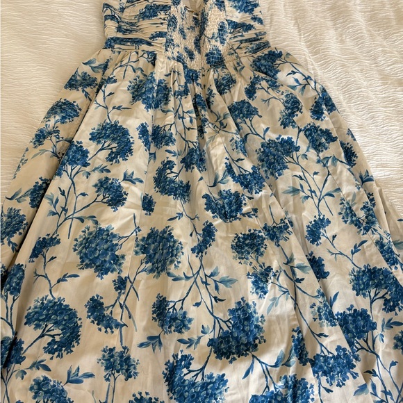 Abercrombie & Fitch Cream Dress with Blue Floral Print - Picture 2 of 4